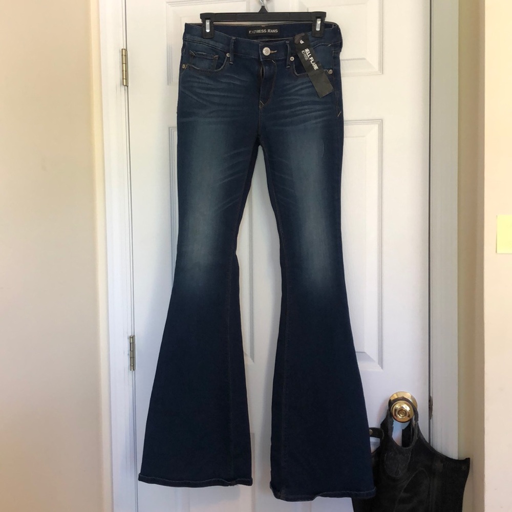 EXPRESS flare jeans, brand new never worn